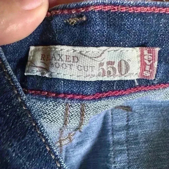 Levi Size14 medium 550 relaxed bootcut jeans. Like new condition. - Picture 4 of 14